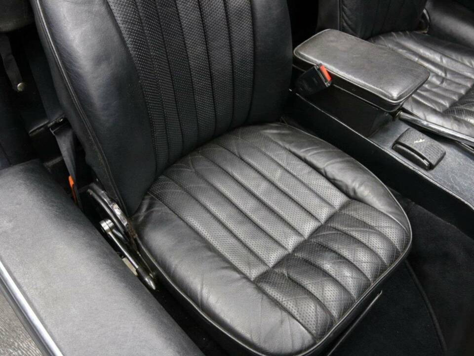 Image 24/49 de Jaguar Type E V12 (1974)