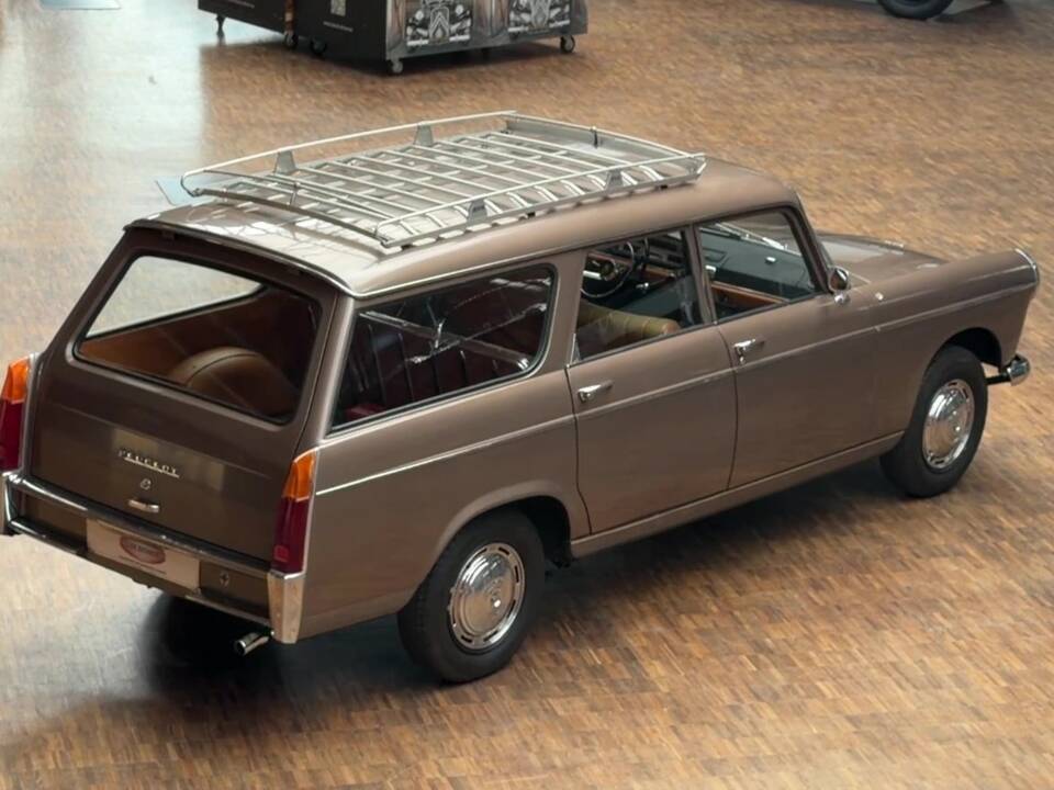 Image 9/40 of Peugeot 404 Break (1965)