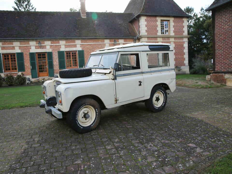 Image 1/8 de Santana Land Rover 88 (1979)
