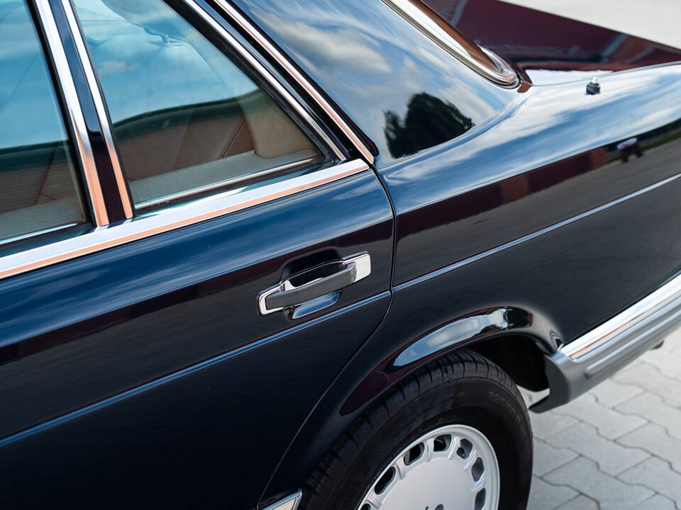 Image 22/72 de Mercedes-Benz 500 SEL (1984)