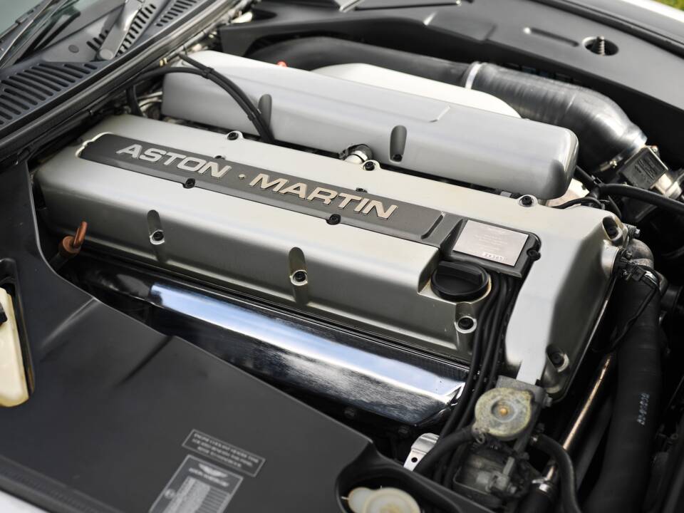 Immagine 5/33 di Aston Martin DB 7 (1999)