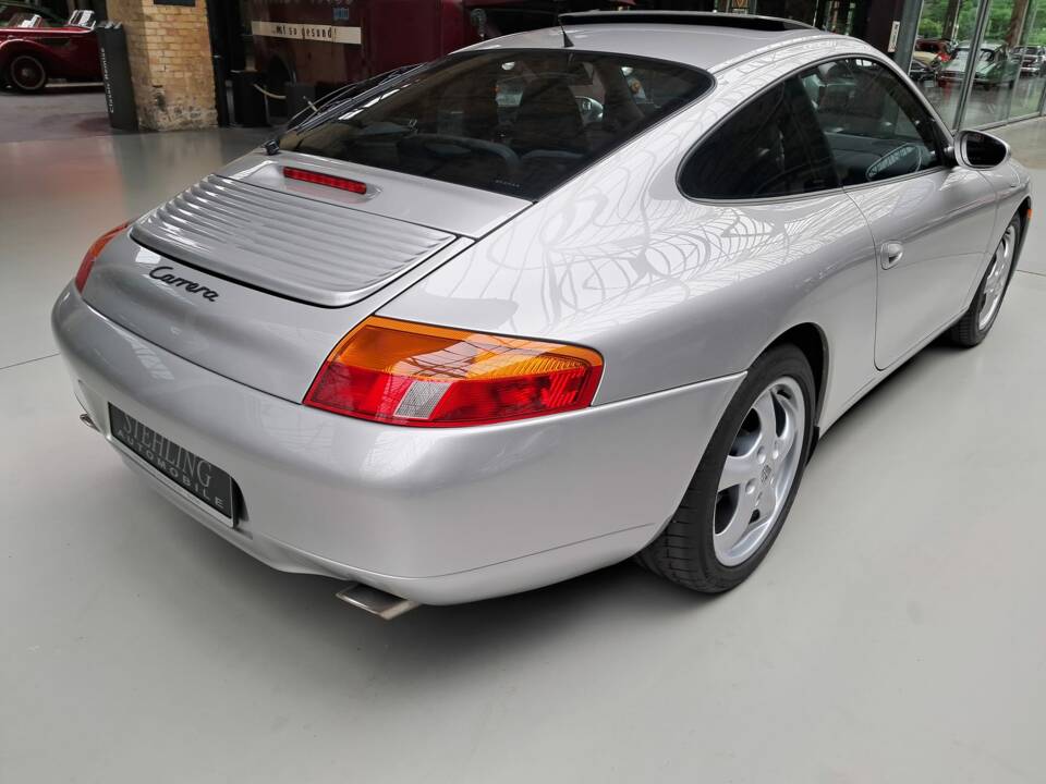 Image 6/33 de Porsche 911 Carrera (1996)