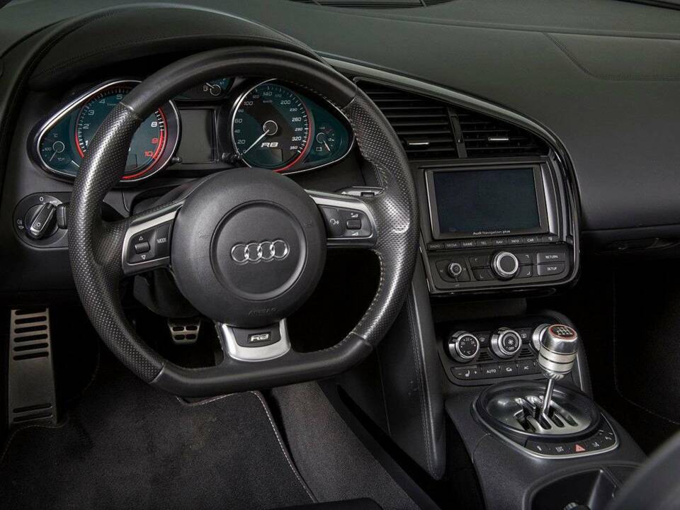 Bild 23/24 von Audi R8 V10 Spyder (2010)