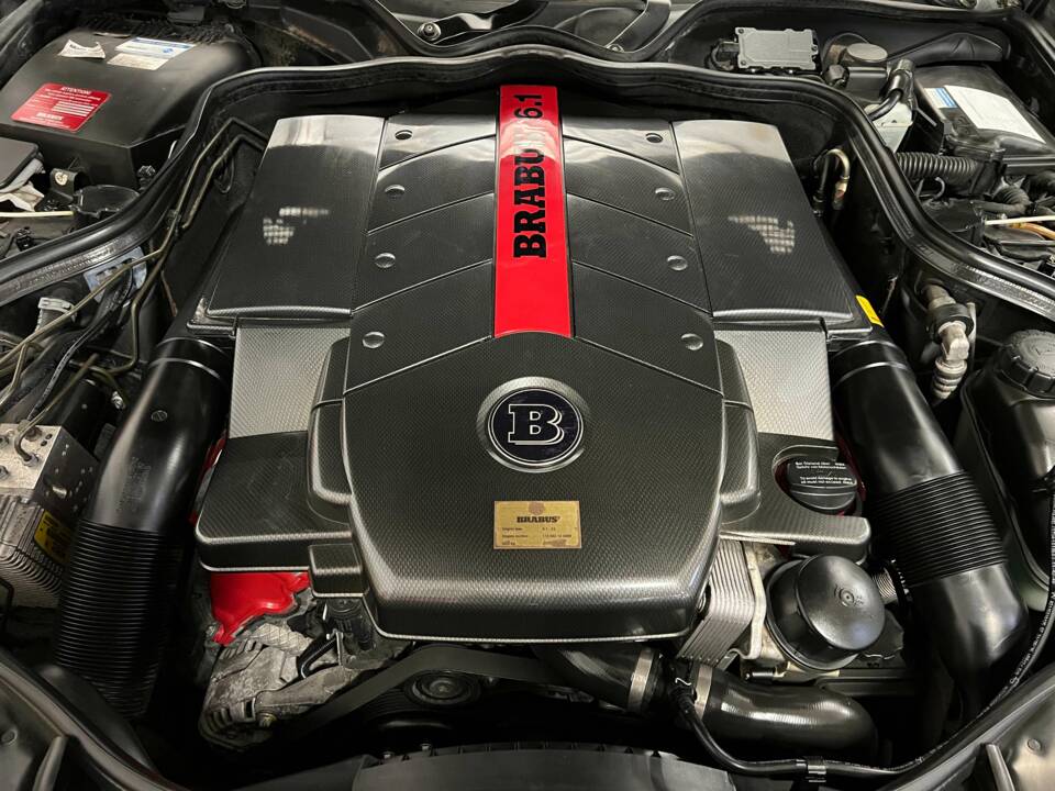 Image 19/20 of Mercedes-Benz E 500 (2002)