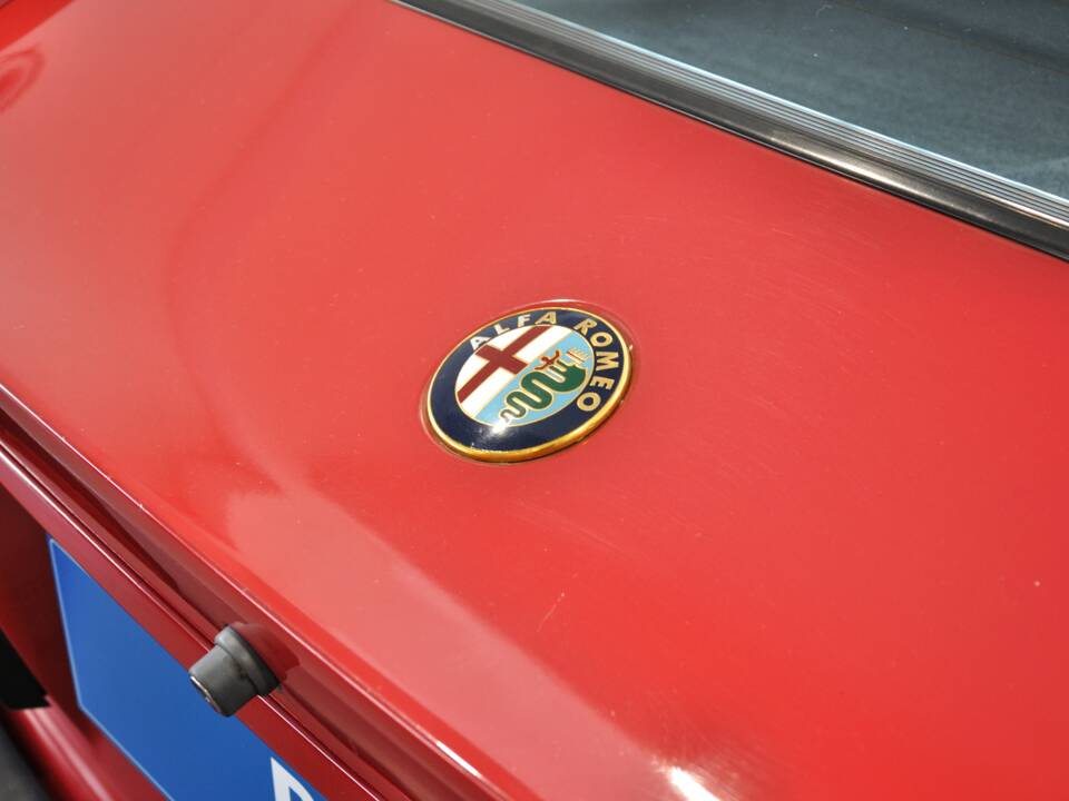 Bild 18/29 von Alfa Romeo GTV 2.0 (1984)