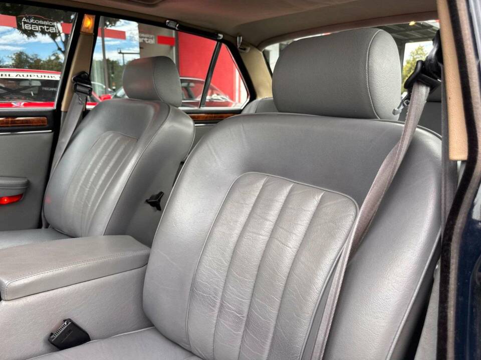 Image 15/20 de Daimler Double Six (1993)