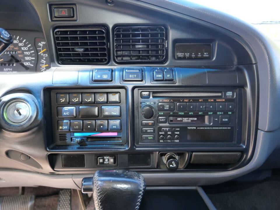 Afbeelding 13/48 van Toyota Land Cruiser J80 (1994)