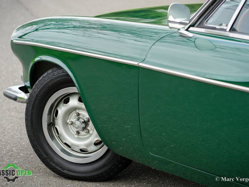 Image 30/34 of Volvo 1800 ES (1972)