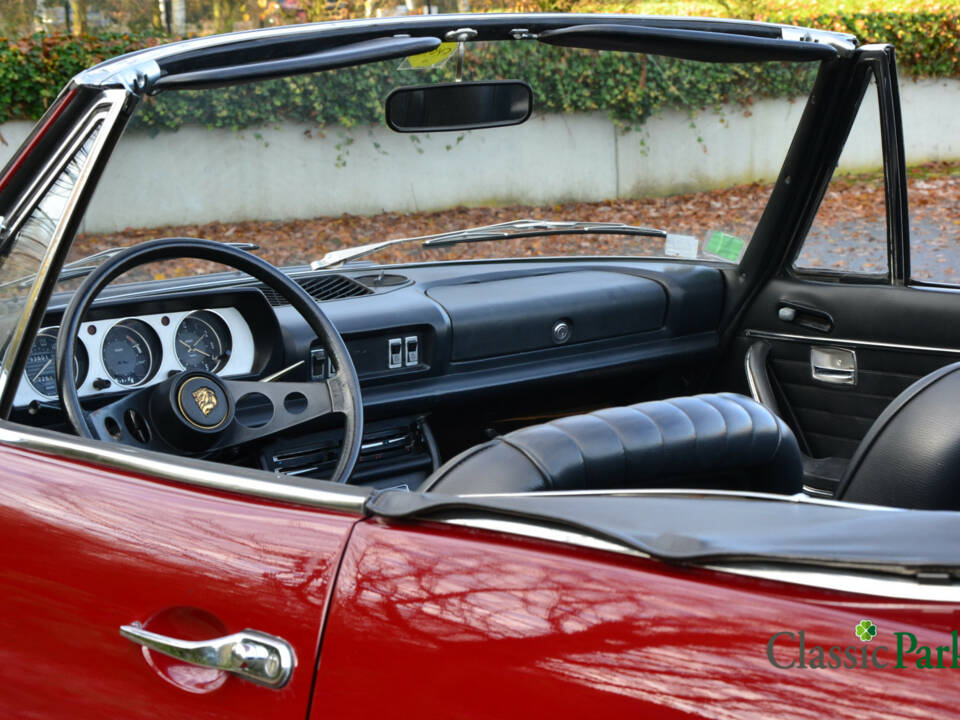 Image 9/38 of Peugeot 504 Convertible (1970)