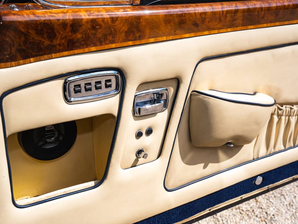 Image 10/15 of Rolls-Royce Silver Spur Park Ward (1969)