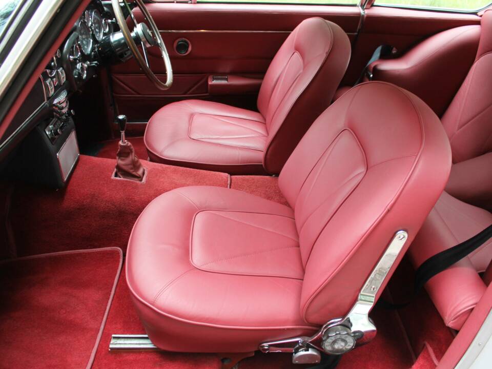 Imagen 12/18 de Aston Martin DB 6 (1966)
