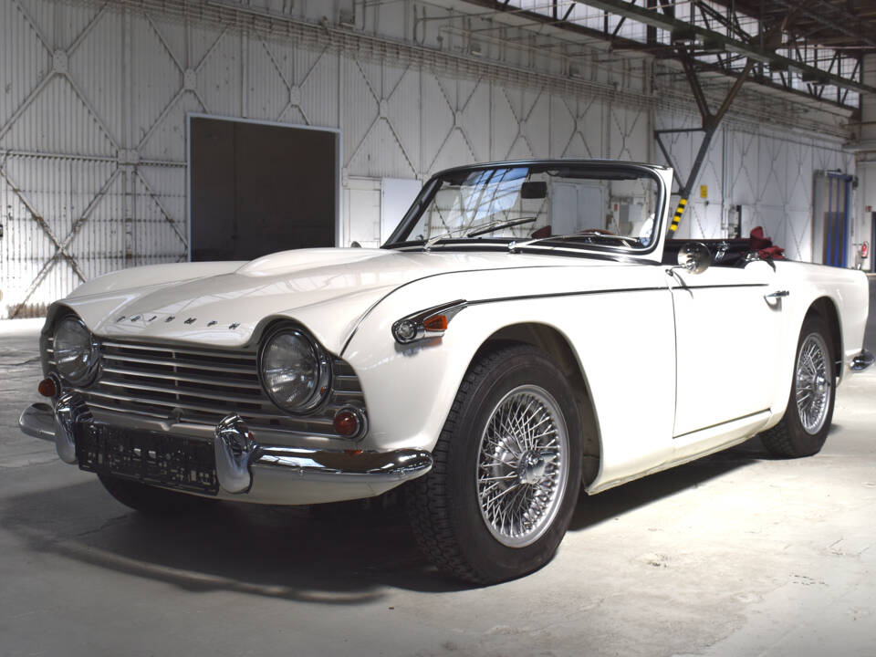 Bild 3/41 von Triumph TR 4A IRS (1965)