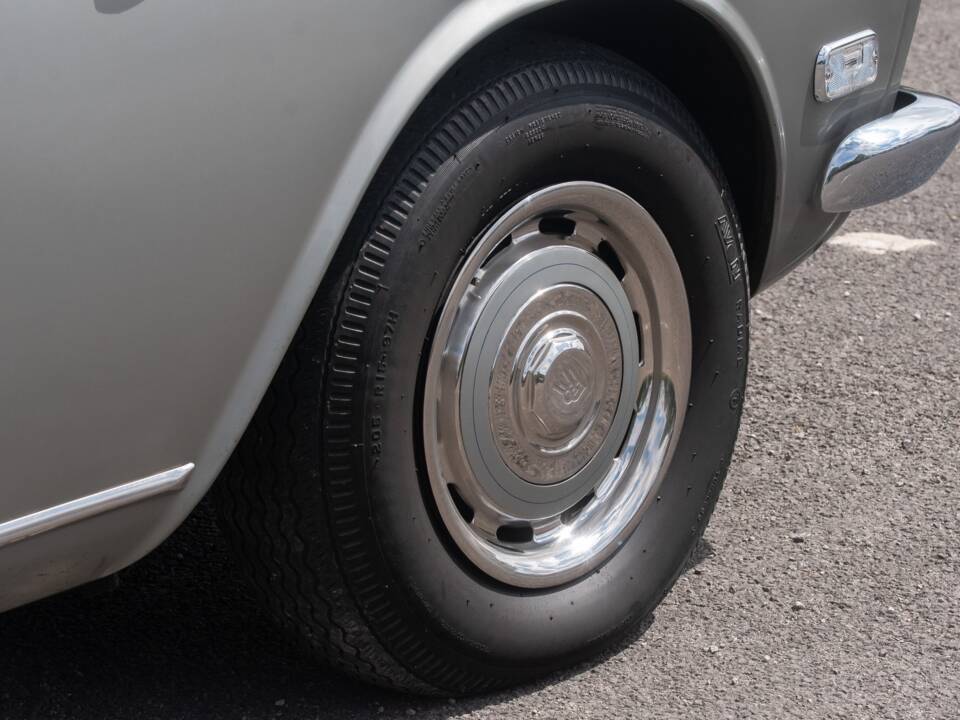 Image 14/50 of Rolls-Royce Silver Shadow I (1973)