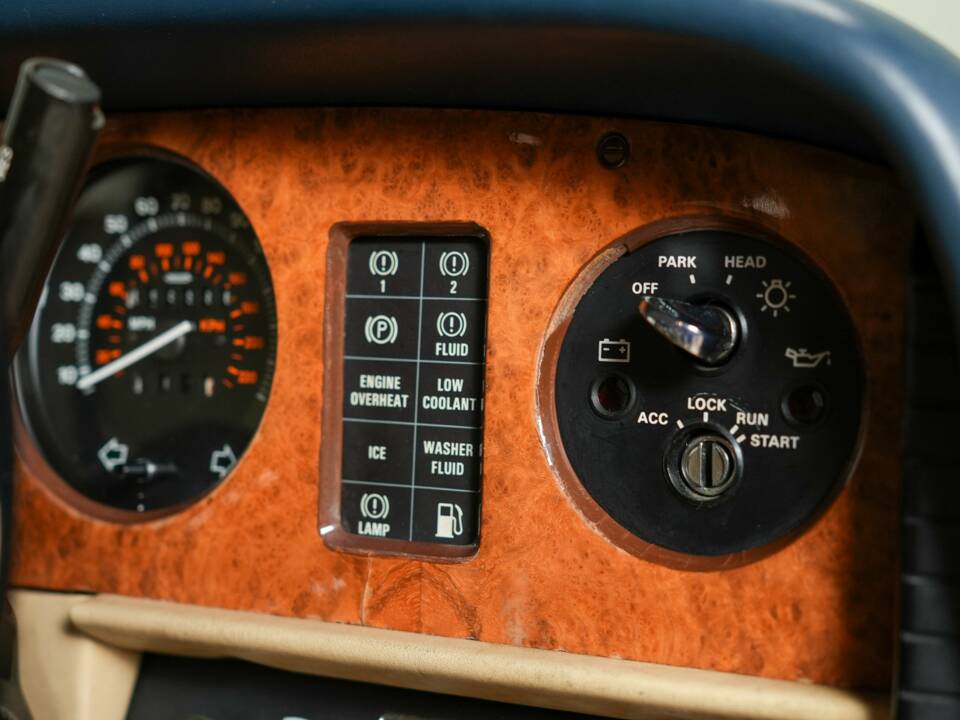 Image 26/48 of Rolls-Royce Silver Spirit (1983)