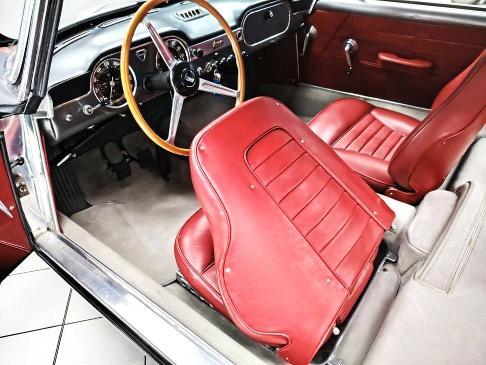 Afbeelding 30/55 van Lancia Flaminia GT 2.5 3C Touring (1963)