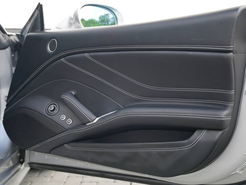 Bild 14/50 von Ferrari California T (2015)
