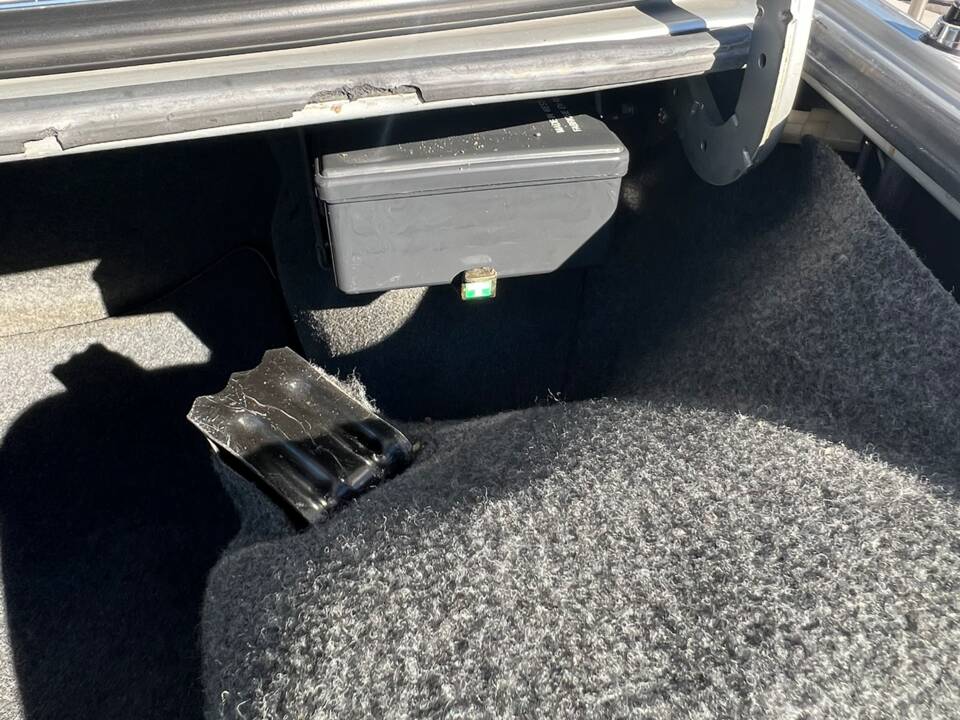 Image 34/36 of BMW 745i (1985)