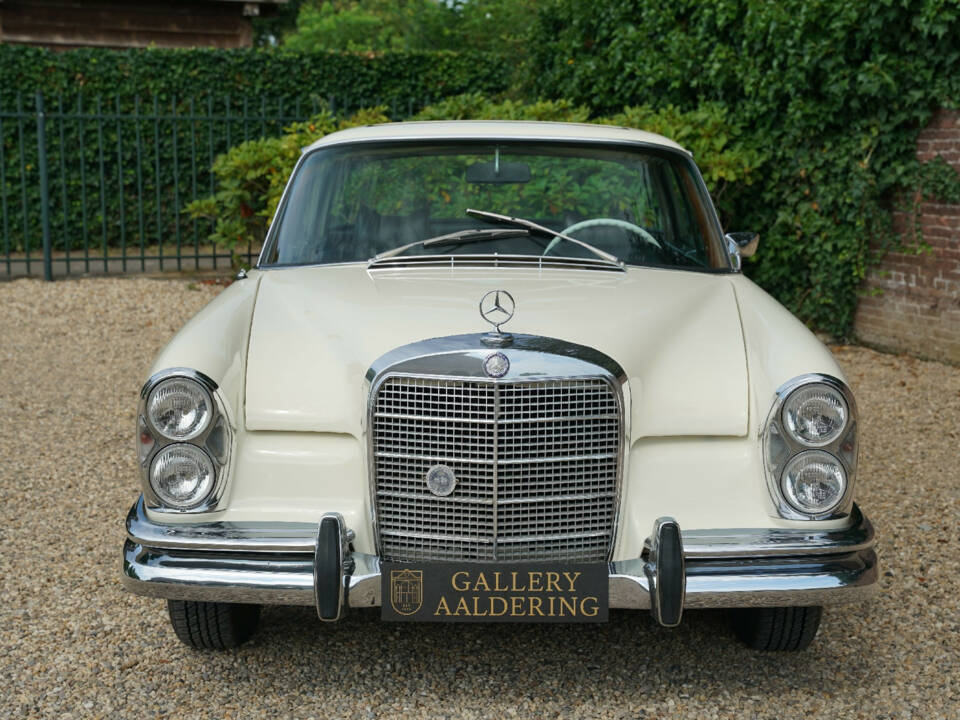 Image 5/50 of Mercedes-Benz 280 SE (1968)