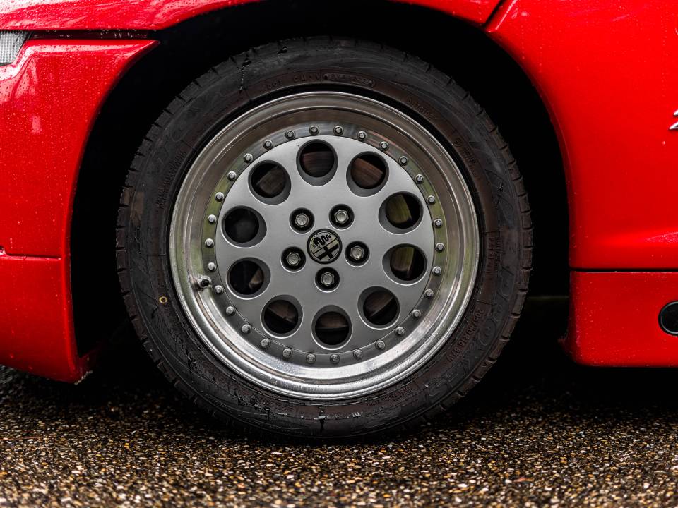 Image 14/50 of Alfa Romeo SZ (1990)