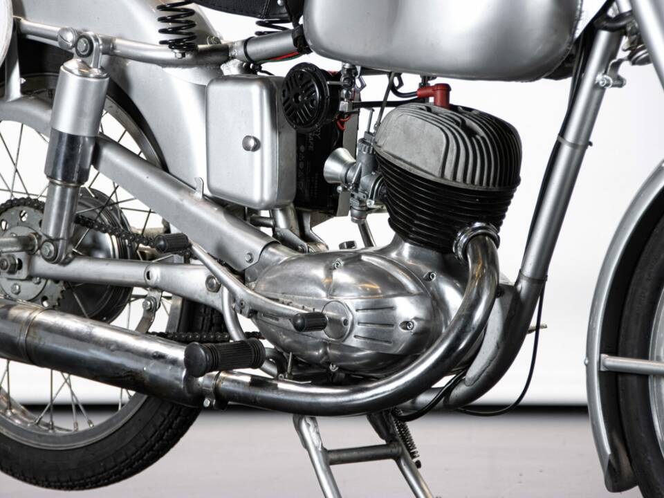 Bild 31/50 von Mondial 160 Sport Lusso (1954)