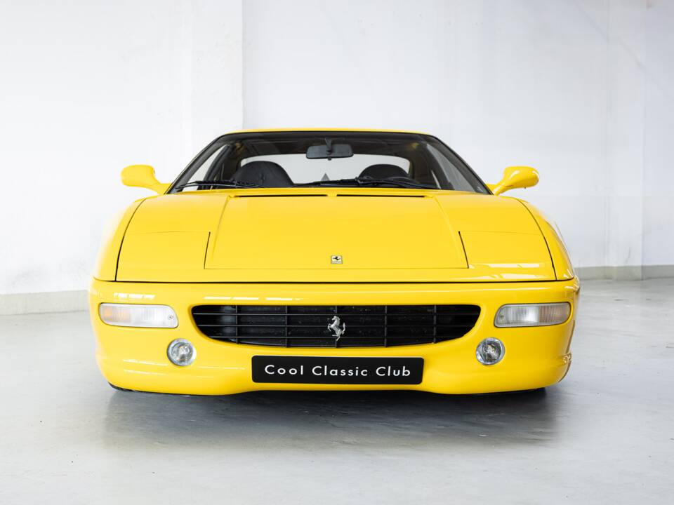 Image 2/36 de Ferrari F 355 Berlinetta (1995)