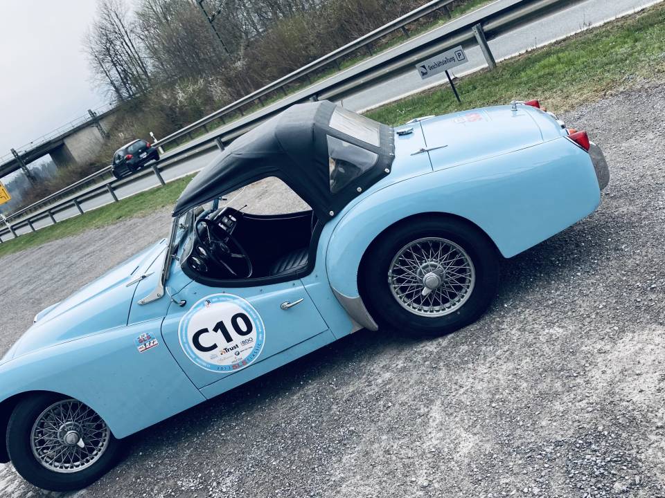 Image 14/42 of Triumph TR 3A (1960)