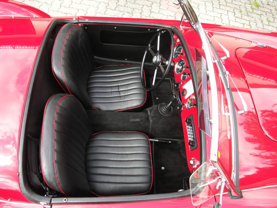 Image 8/31 of MG MGA 1600 (1959)