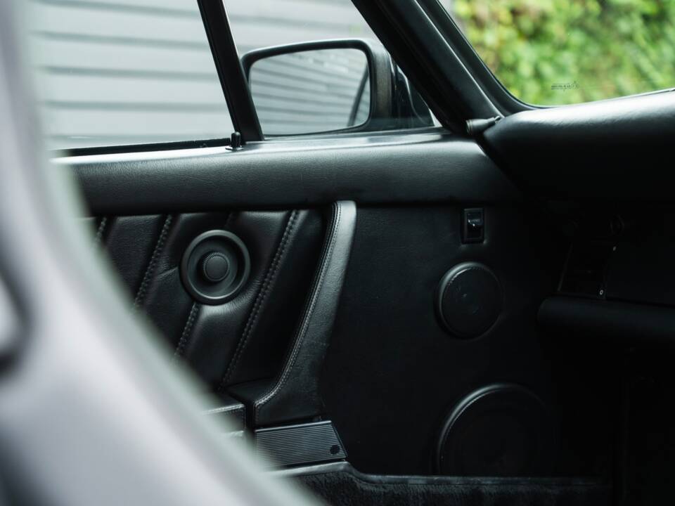 Image 45/67 of Porsche 911 Turbo 3.3 (1987)