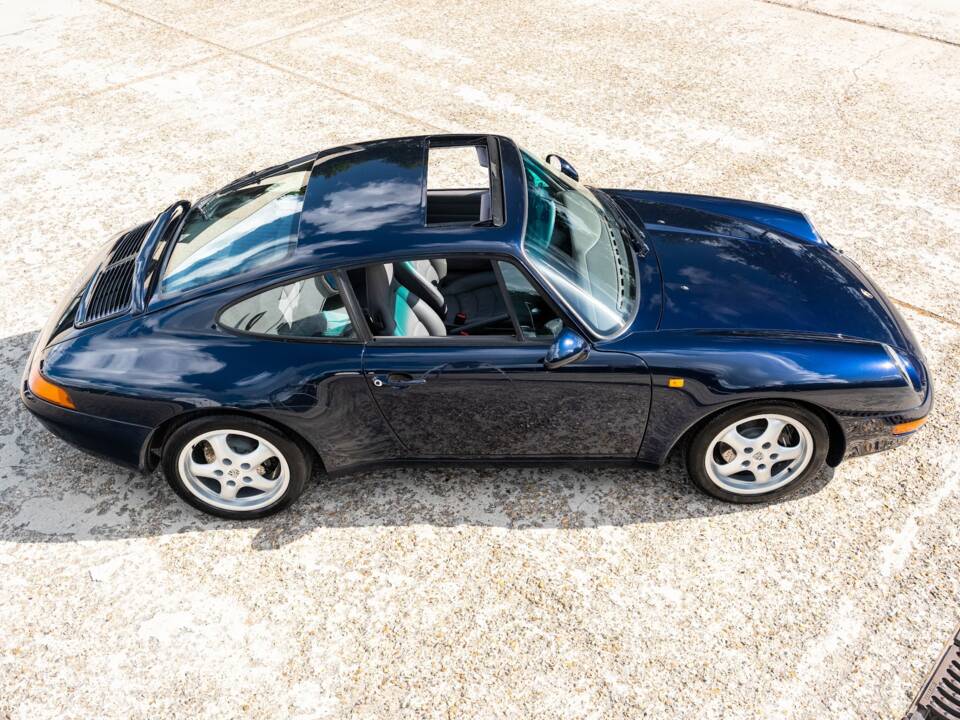 Image 6/35 de Porsche 911 Carrera (1995)