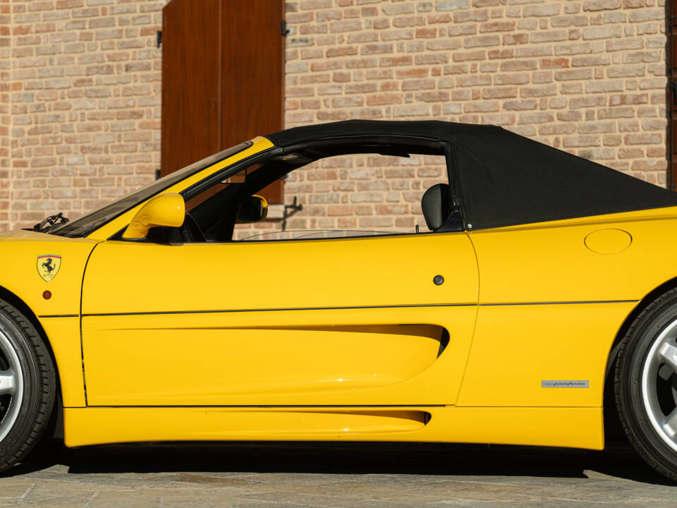 Bild 21/44 von Ferrari F 355 Spider (1998)