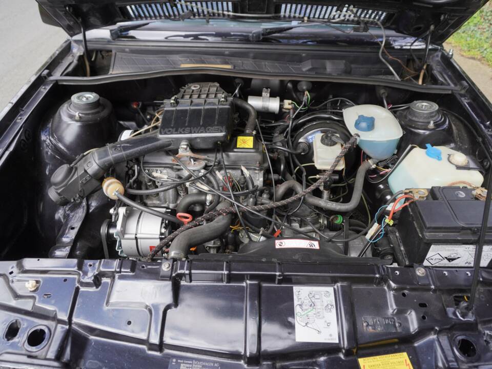 Image 16/18 of Volkswagen Scirocco II GT (1990)