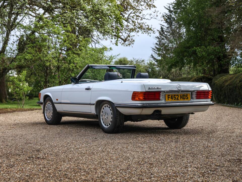 Image 10/35 of Mercedes-Benz 300 SL (1989)