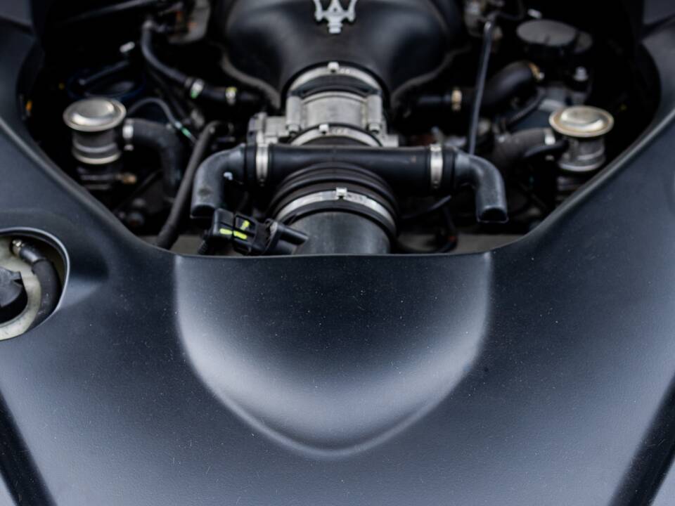 Bild 47/50 von Maserati GranTurismo 4.2 (2008)