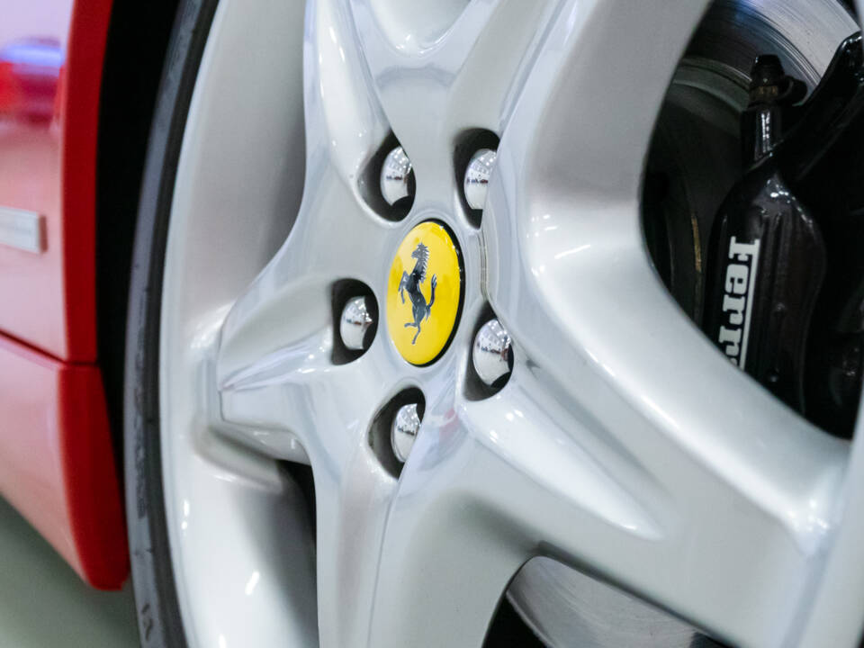 Imagen 8/39 de Ferrari F 355 Berlinetta (1997)