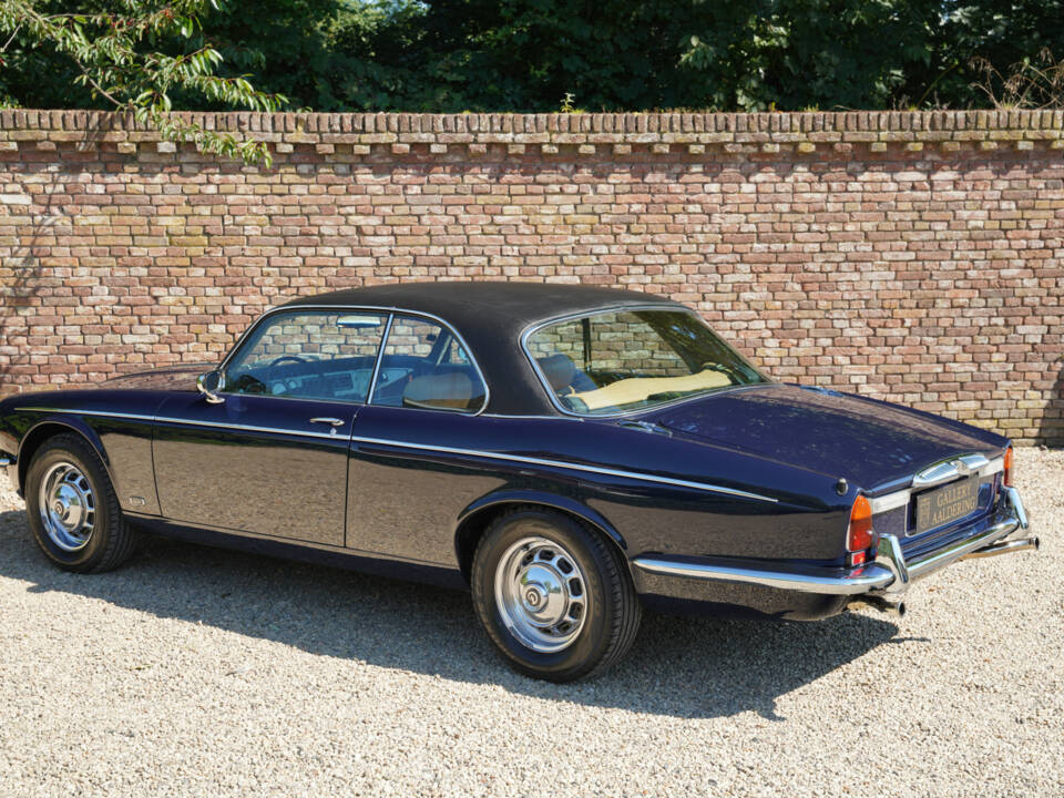 Image 35/50 of Jaguar XJ 6 C 4.2 (1977)