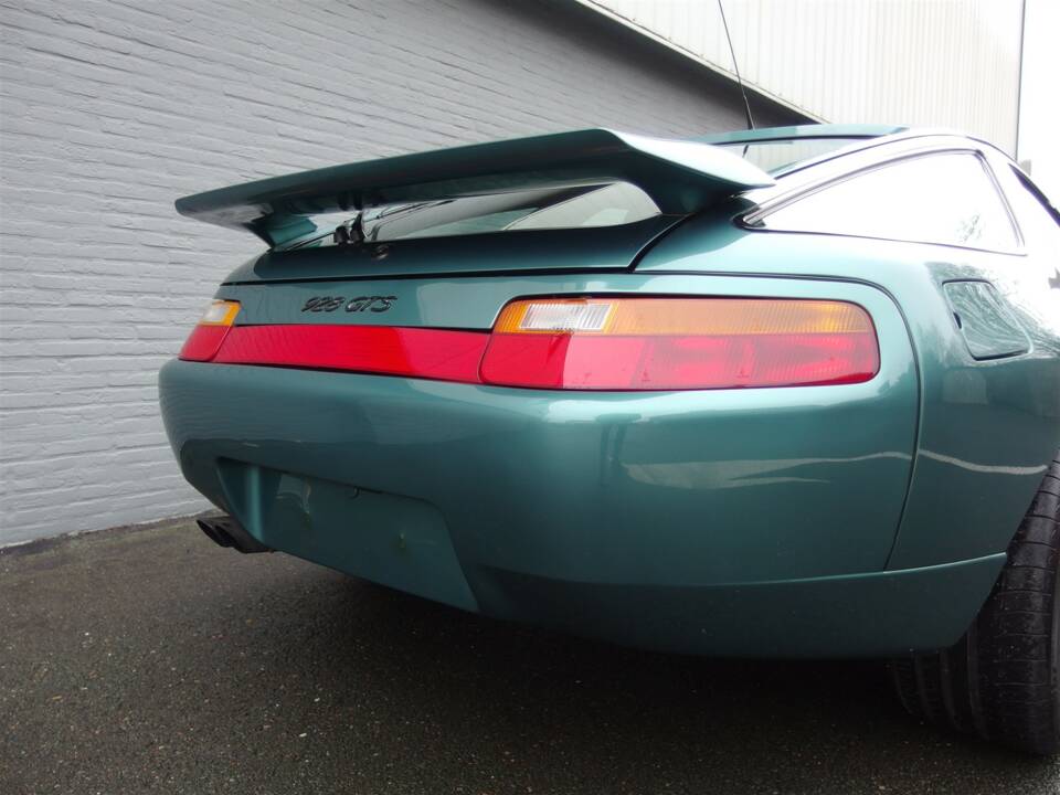 Bild 13/99 von Porsche 928 GTS (1992)