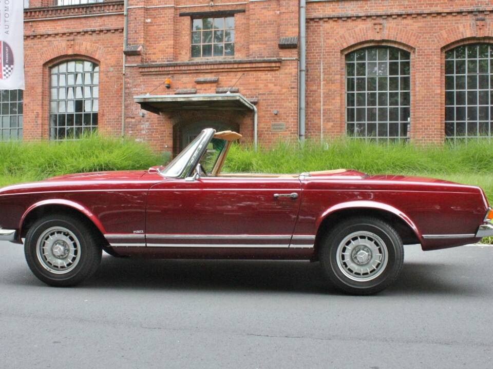 Imagen 2/16 de Mercedes-Benz 280 SL (1969)
