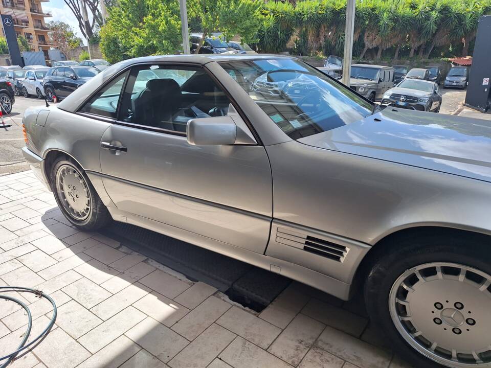 Bild 4/26 von Mercedes-Benz 500 SL (1990)