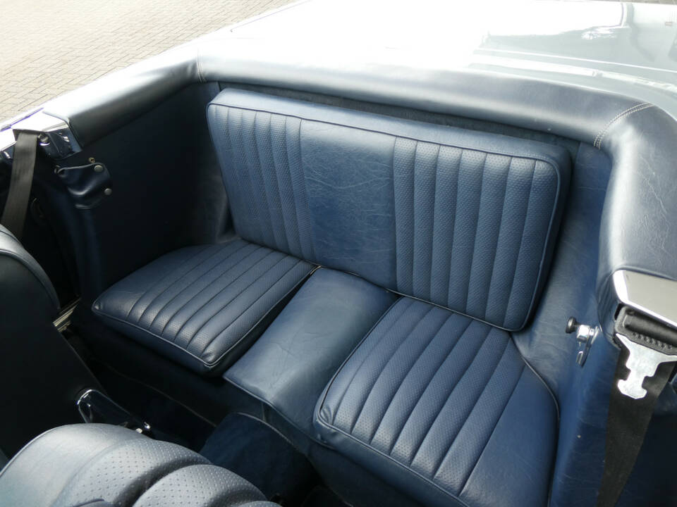 Image 16/26 de Mercedes-Benz 380 SL (1983)