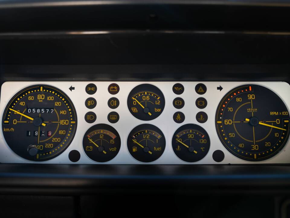 Image 43/63 of Lancia Delta HF Integrale Evoluzione II (1994)