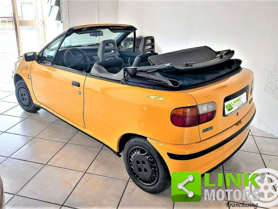 Image 5/10 of FIAT Punto Cabrio S (1996)