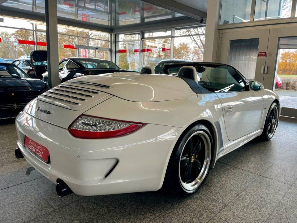 Image 7/20 of Porsche 911 Carrera 4 GTS (2011)