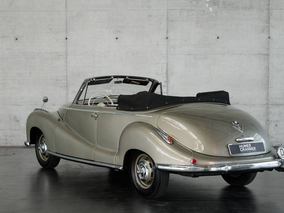 Immagine 16/50 di BMW 502 Baur (1955)