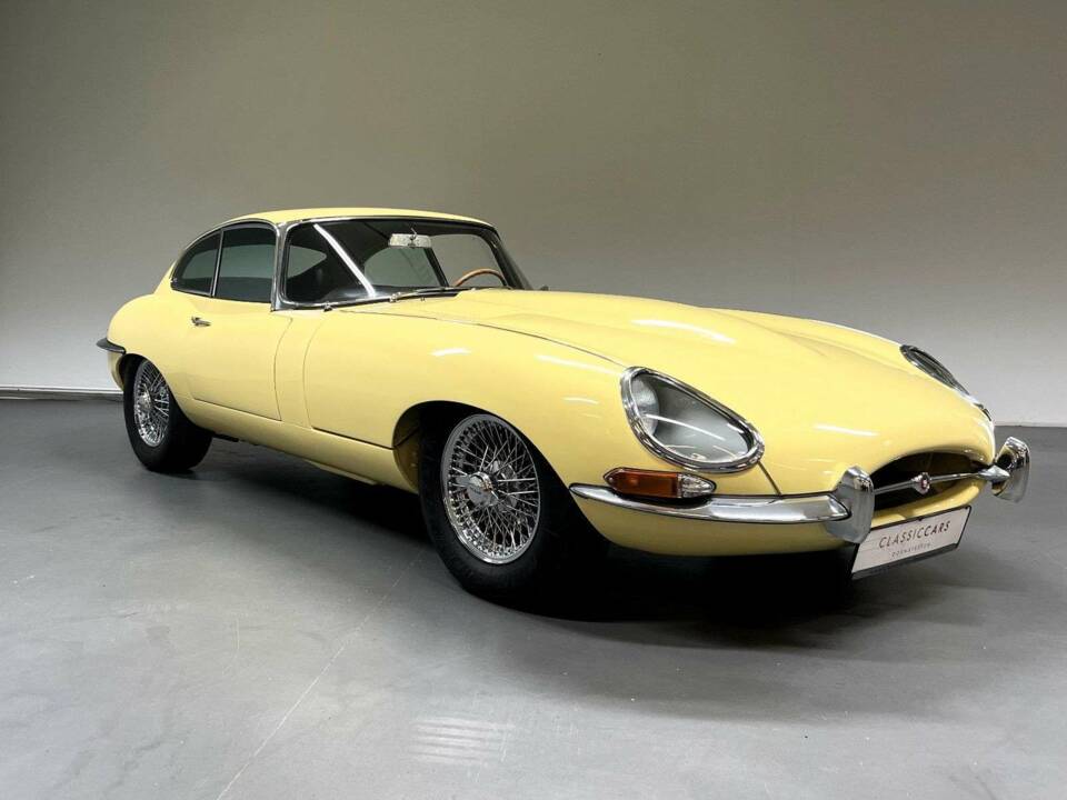 Image 2/22 de Jaguar Type E 4.2 (1965)