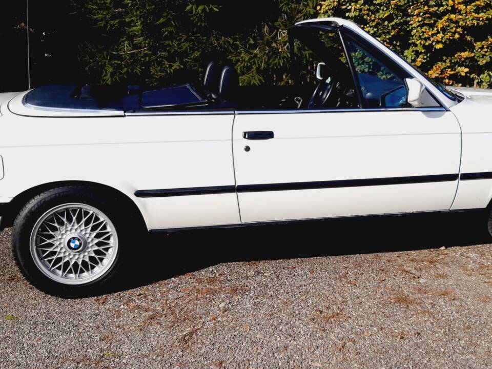 Image 36/55 of BMW 320i (1991)
