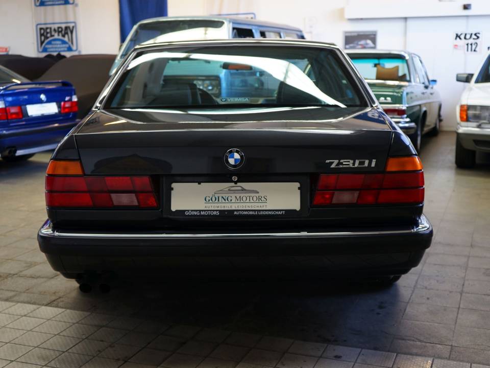 Image 14/47 of BMW 730i (1992)