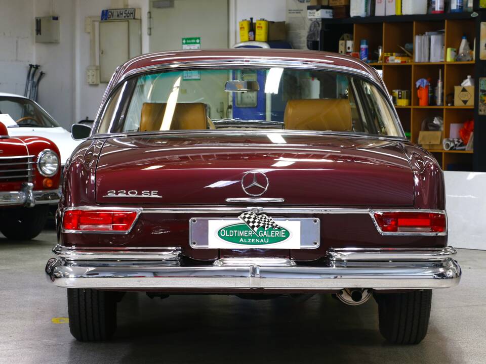 Bild 39/39 von Mercedes-Benz 220 SE b (1964)