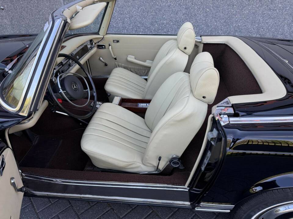 Bild 16/38 von Mercedes-Benz 280 SL (1969)