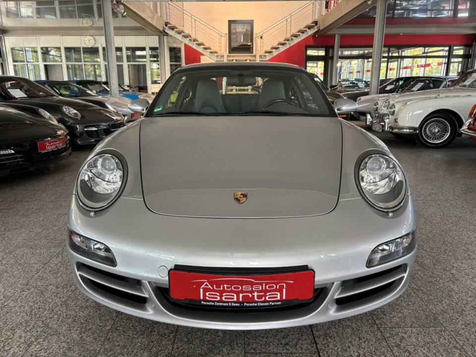 Afbeelding 24/32 van Porsche 911 Carrera (2005)