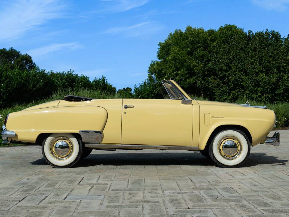 Image 8/50 of Studebaker Champion Regal DeLuxe Convertible (1950)
